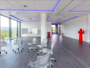 Flexibler Tagungsraum mit Panoramablick